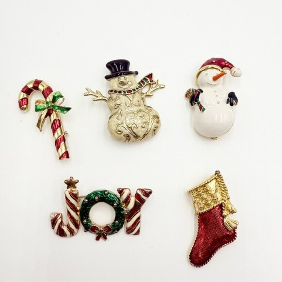 Vintage 5 Sets Christmas Themed Enamel Gerry’s Signed Brooches - Picture 1 of 12